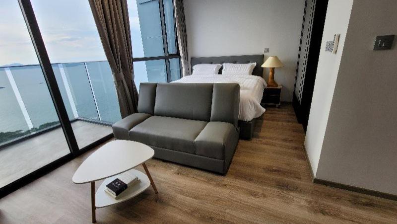 The Andromeda Condominium Seaview Pattaya Habitación foto